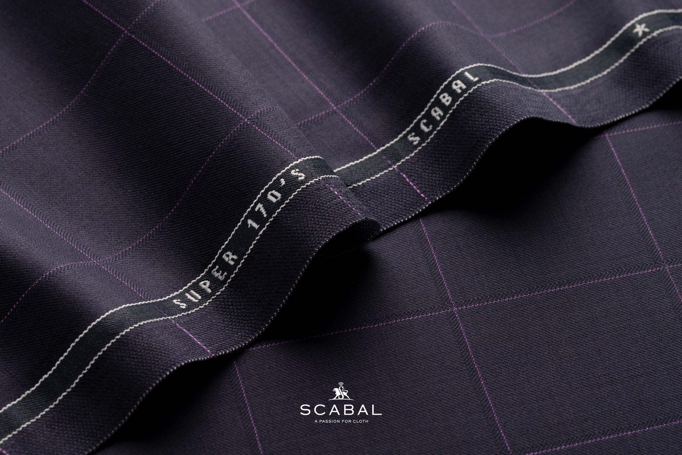 Scabal Wizard 系列面料，Super 170's 羊毛织标特写